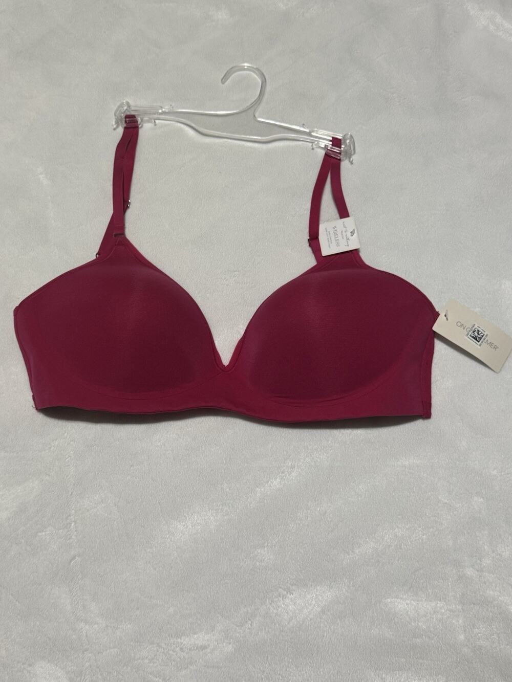 On Gossamer Wireless T-Shirt Bra Magenta Size 36D,34C, NWT